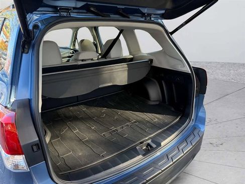 Used 2019 Subaru Forester Premium AWD/4WD image 27