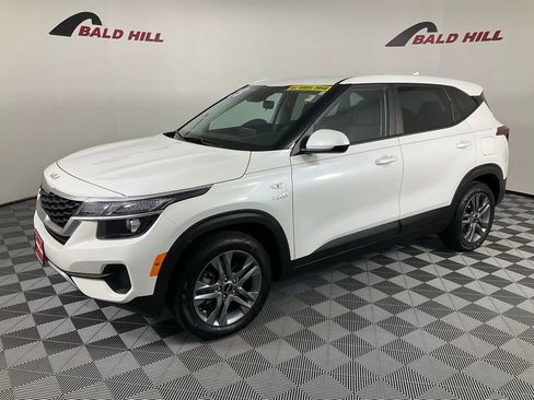 Used 2023 Kia Seltos LX image 3