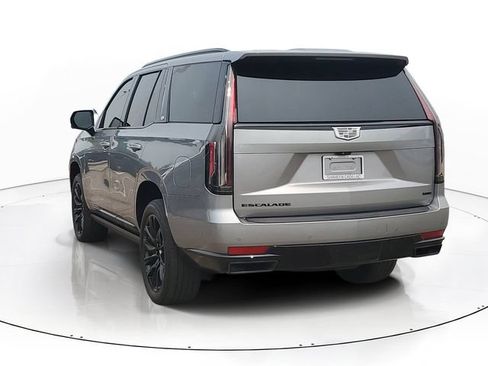 Certified 2023 Cadillac Escalade Sport w/ LPO, ONYX Package AWD/4WD image 4