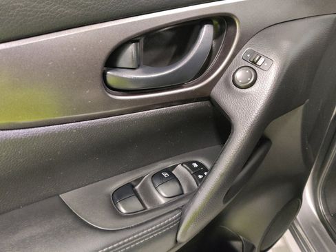 Used 2019 Nissan Rogue Sport S w/ Appearance Package image 27