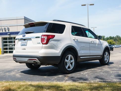 Used 2016 Ford Explorer XLT w/ Equipment Group 202A AWD/4WD image 11