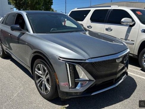 Certified 2024 Cadillac Lyriq Luxury RWD image 2
