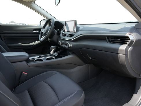 Used 2024 Nissan Altima 2.5 SV FWD image 19