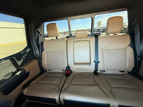 Used 2025 Ford F250 Lariat w/ Chrome Package image 12