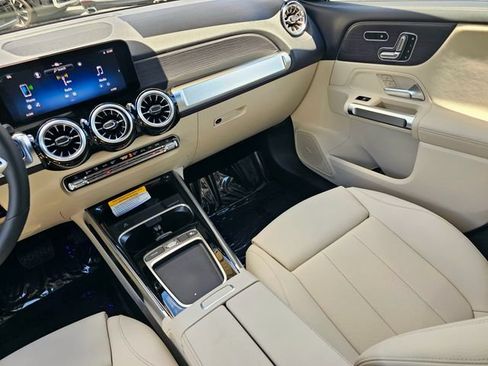 New 2026 Mercedes-Benz GLB 250 4MATIC image 30