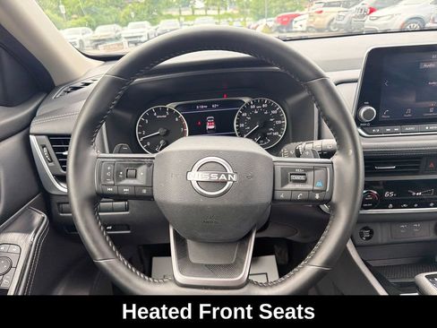 Used 2025 Nissan Rogue SV w/ SV Premium Package FWD image 18