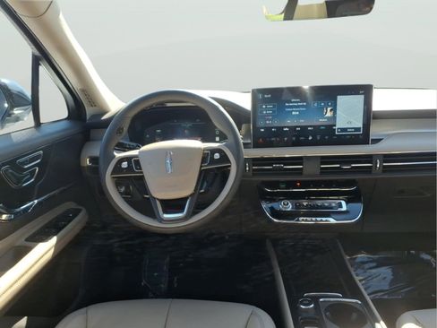 Used 2023 Lincoln Corsair AWD w/ Equipment Group 101A image 10