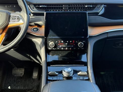 Used 2024 Jeep Grand Cherokee Summit image 15