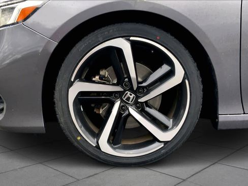 Used 2018 Honda Accord Sport image 10