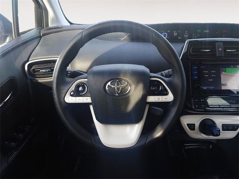 Used 2017 Toyota Prius Prime image 12
