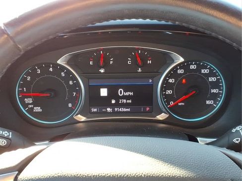 Used 2022 Chevrolet Traverse RS image 36