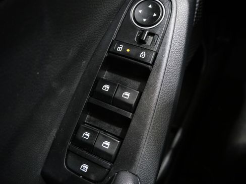Used 2025 Kia Seltos S FWD image 12