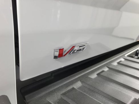 Used 2022 GMC Canyon Elevation w/ Elevation Premium Package AWD/4WD image 5