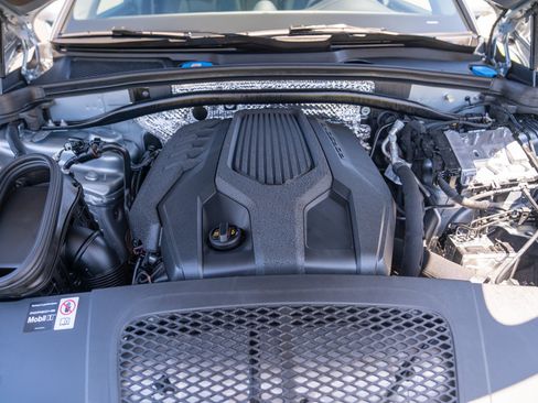 Certified 2026 Porsche Macan AWD/4WD image 28