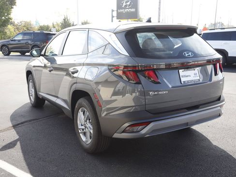 New 2026 Hyundai Tucson SE image 8