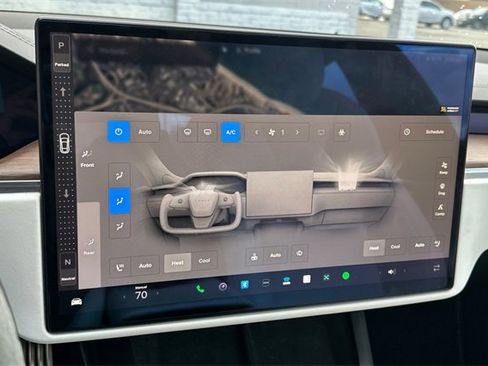 Used 2022 Tesla Model S image 25