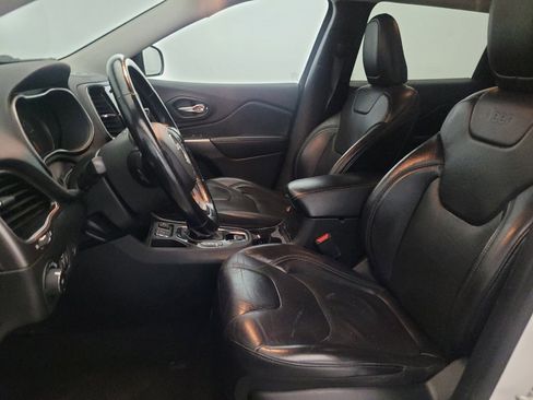 Used 2020 Jeep Cherokee Limited image 17