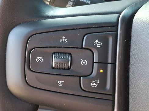 Used 2024 GMC Yukon AT4 w/ Technology Package AWD/4WD image 19