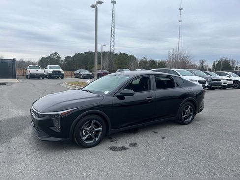 Used 2025 Kia K4 LXS image 14