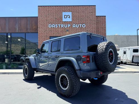 Used 2024 Jeep Wrangler Unlimited Rubicon 4xe AWD/4WD image 4