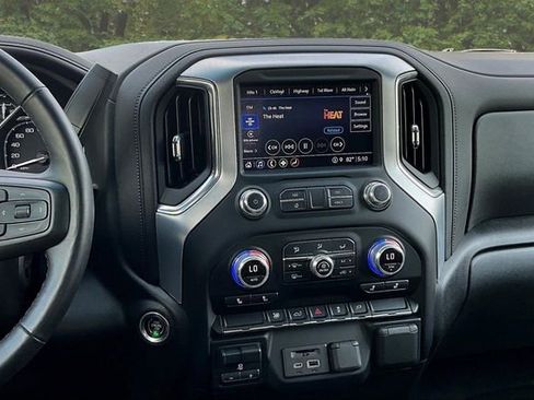 Used 2022 GMC Sierra 2500 SLE w/ SLE Convenience Package AWD/4WD image 10