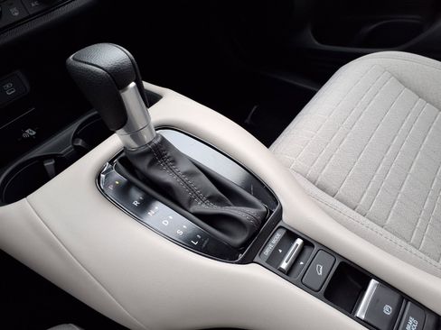 Certified 2026 Honda HR-V LX image 11
