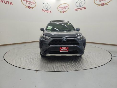 Used 2022 Toyota RAV4 SE image 4