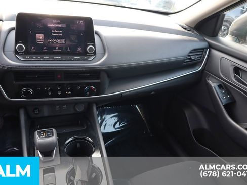 Used 2024 Nissan Rogue S image 33