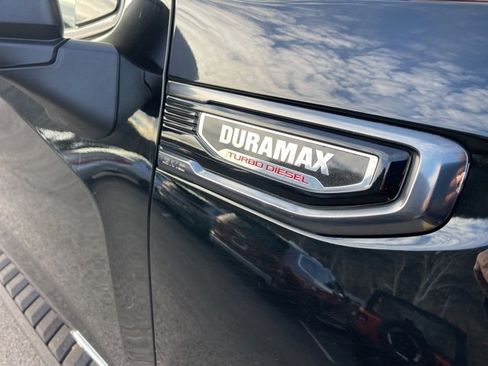 Used 2023 GMC Sierra 1500 AT4 w/ AT4 Premium Package image 4