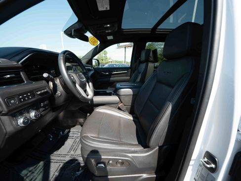 Used 2023 GMC Yukon Denali w/ Max Trailering Package AWD/4WD image 9