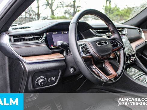 Used 2024 Jeep Grand Cherokee L Summit w/ Advanced Protech Group IV AWD/4WD image 32