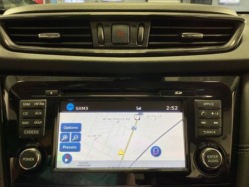 Used 2017 Nissan Rogue SL w/ SL Premium Package AWD/4WD image 24