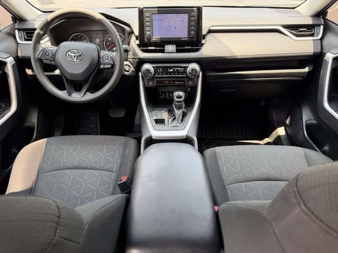 Used 2021 Toyota RAV4 XLE AWD/4WD image 2