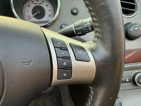 Used 2007 Pontiac Solstice Convertible w/ Premium Package RWD image 18