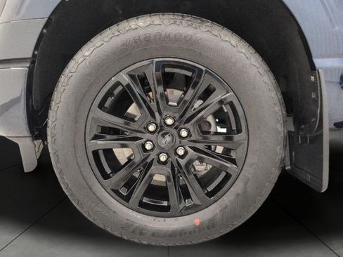 Used 2024 Ford F150 Platinum AWD/4WD image 3