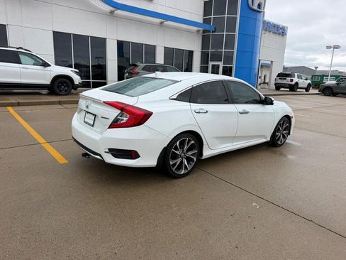 Used 2020 Honda Civic Touring image 2