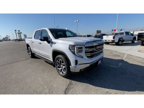 Used 2024 GMC Sierra 1500 SLT AWD/4WD image 2