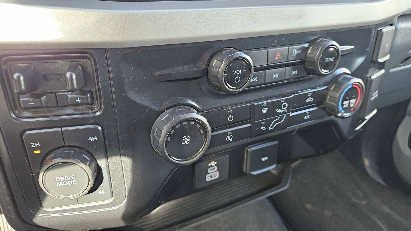 Used 2025 Ford F250 XLT AWD/4WD image 14