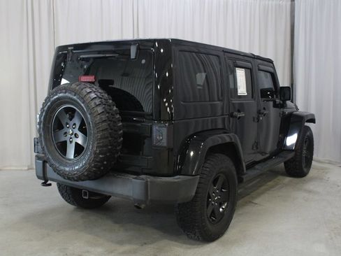 Used 2015 Jeep Wrangler Unlimited Sahara AWD/4WD image 22