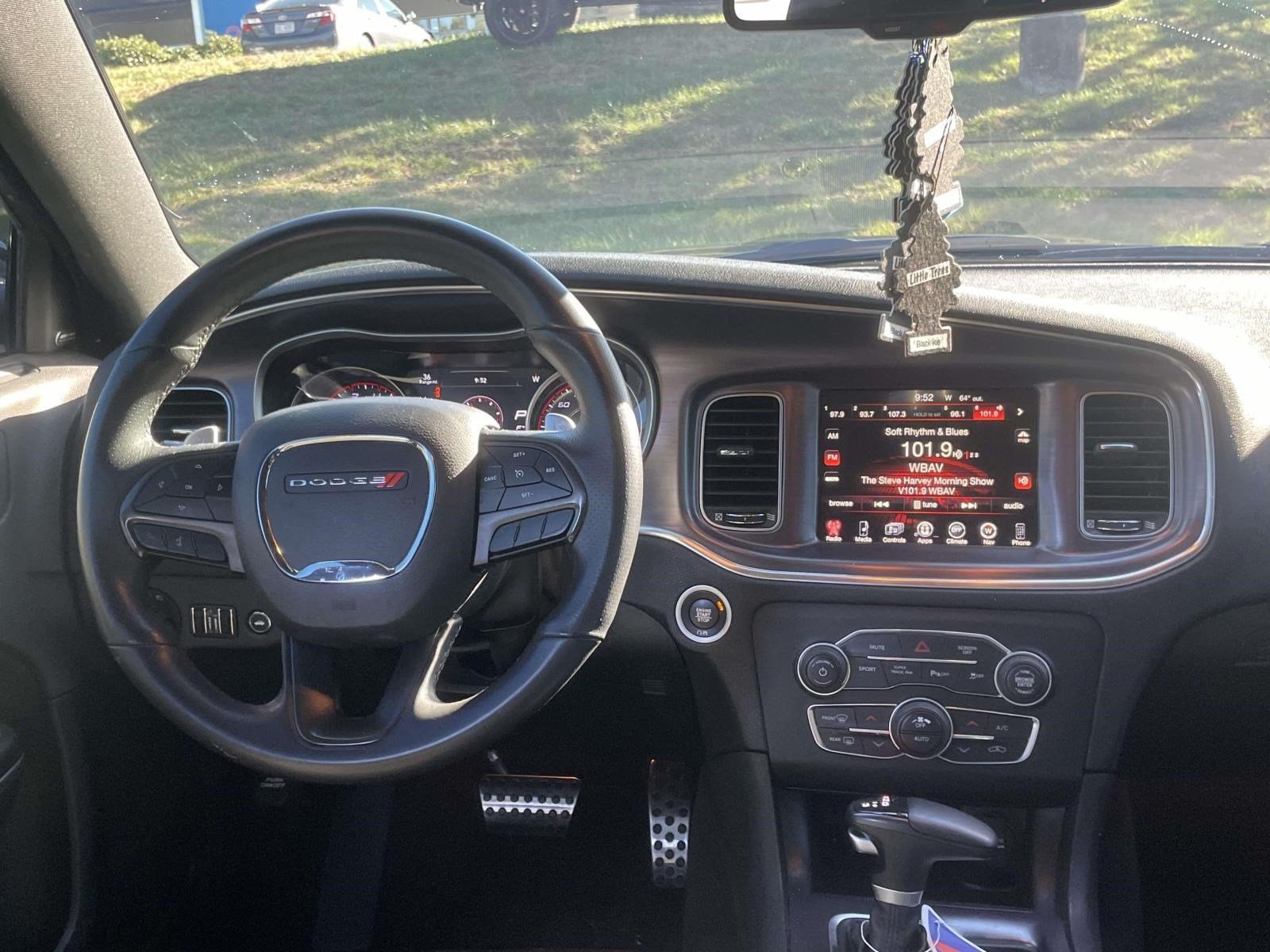 Used 2018 Dodge Charger R/T Scat Pack RWD image 12