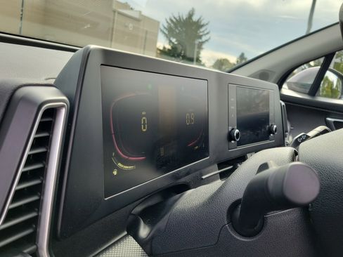 Used 2024 Kia Sportage LX image 20