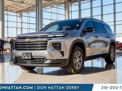 Used 2025 Chevrolet Traverse LT