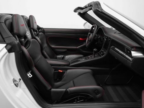 Certified 2019 Porsche 911 Speedster image 40