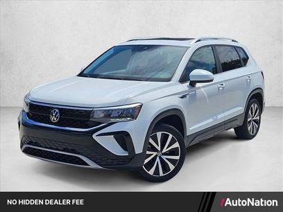 Used 2023 Volkswagen Taos SE w/ Panoramic Sunroof Package