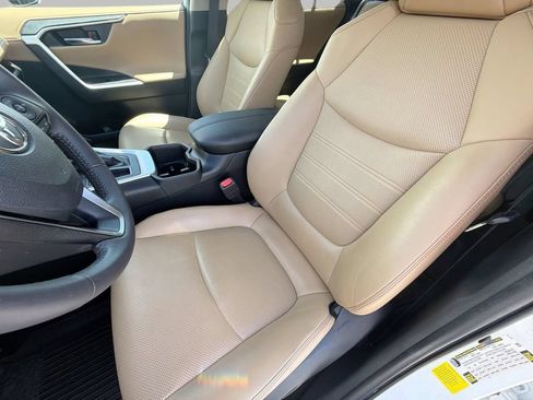 Used 2024 Toyota RAV4 Limited FWD image 17