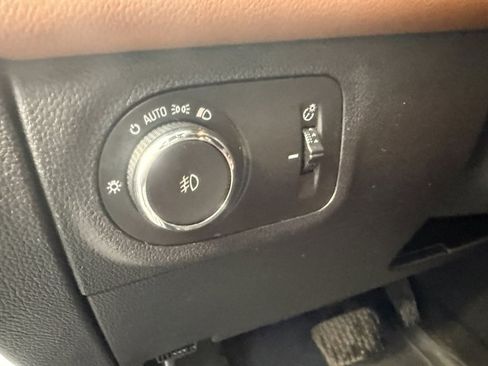 Used 2016 Chevrolet Cruze Premier FWD image 12