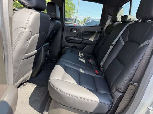 Used 2024 Chevrolet Colorado LT w/ LT Convenience Package II AWD/4WD image 13