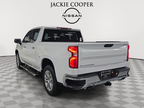 Used 2025 Chevrolet Silverado 1500 LTZ w/ Z71 Off-Road Package AWD/4WD image 7