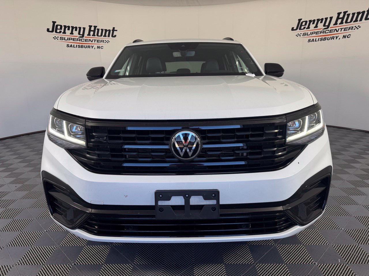 Used 2023 Volkswagen Atlas Cross Sport SEL R-Line AWD/4WD image 5