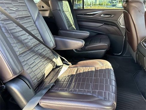 Used 2023 Cadillac Escalade ESV Sport Platinum w/ LPO, ONYX Package image 10